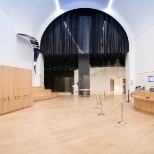 Photo du hall d'entrée du Musée national de la Marine - Agence Verveine