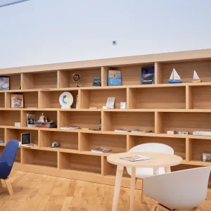 Photo de la bibliothèque du Musée national de la Marine - Agence Verveine