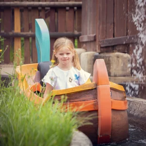 Reportage photo entrée de l'attraction Hydrolix au parc Astérix - mini flume