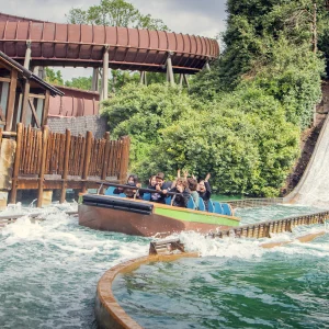 Reportage Photo au parc Astérix en France atterrissage dans l'eau-Grand splash