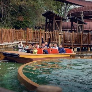 Reportage photo dans le parc Astérix - attraction sur l'eau - Grand splash