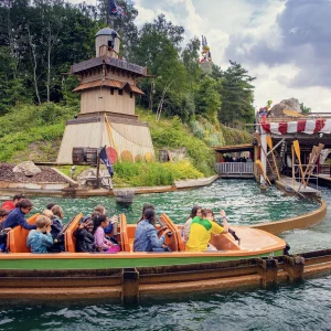 Reportage photo au Parc Astérix en France - fin de l'attraction - Grand splash
