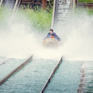 Reportage photo dans le parc Astérix splash de l'attraction - Ménire Express