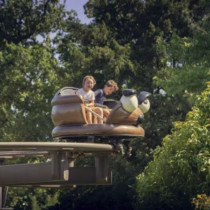Reportage photo sur les Souris mécaniques au Jardin d'Acclimatation à Paris - wagon de l'attraction en pleine rotation