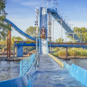 Reportage photo Fabrikus World Crazy River - personne criant de joie lors de la descente du flume