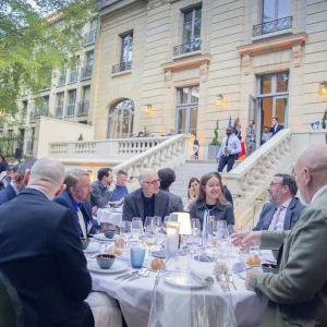 Reportage photo - cocktail privé au PCS 2025, rencontre informelle entre leaders de la cybersécurité et entreprises