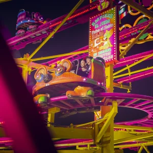 Reportage photo à la Feria de Séville - tourbillon de couleurs et de lumière sur le manège