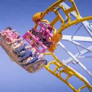 Reportage photo à la Feria de Séville Ala Delta - wagons suspendus, sensations de vol sur le gliding coaster