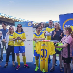 Reportage photo du match caritatif de football - discours de fin de match