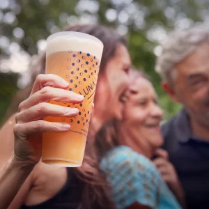 Reportage photo durant le festival de la bière - moment convivial en famille et amis