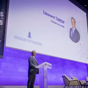 Reportage photo de la FIEEC - discourse d'introduction par monsieur Laurent Tardif