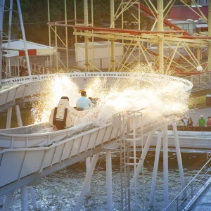 Reportage photo pour Reverchon. Photo de l'attraction Aqua Gaudi.