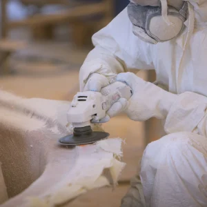 Reportage photo SAMC - employé en activité dans un atelier de fabrication