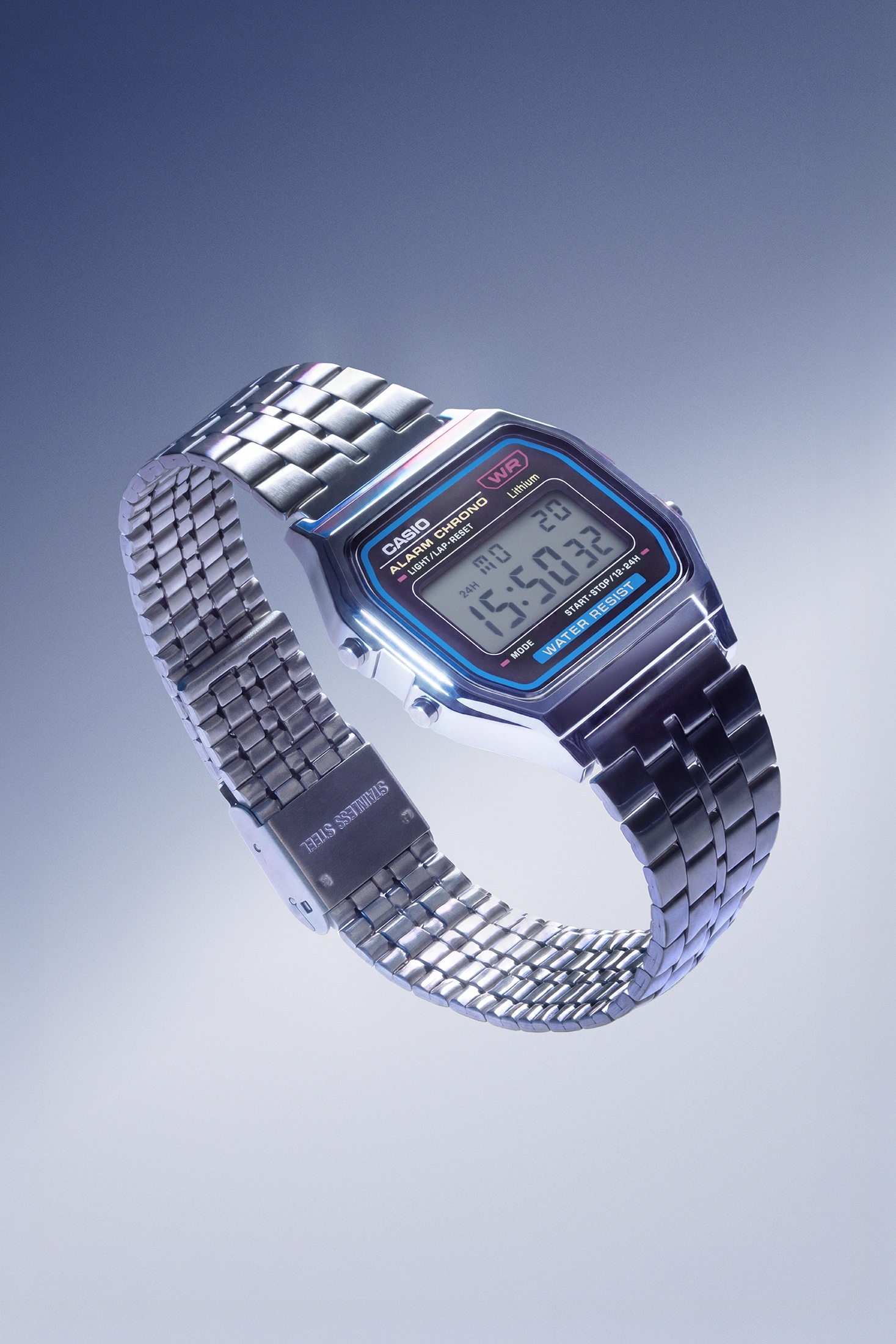 Shooting photo de luxa à l'Agence Verveine - Casio - Originale sur fond argenté