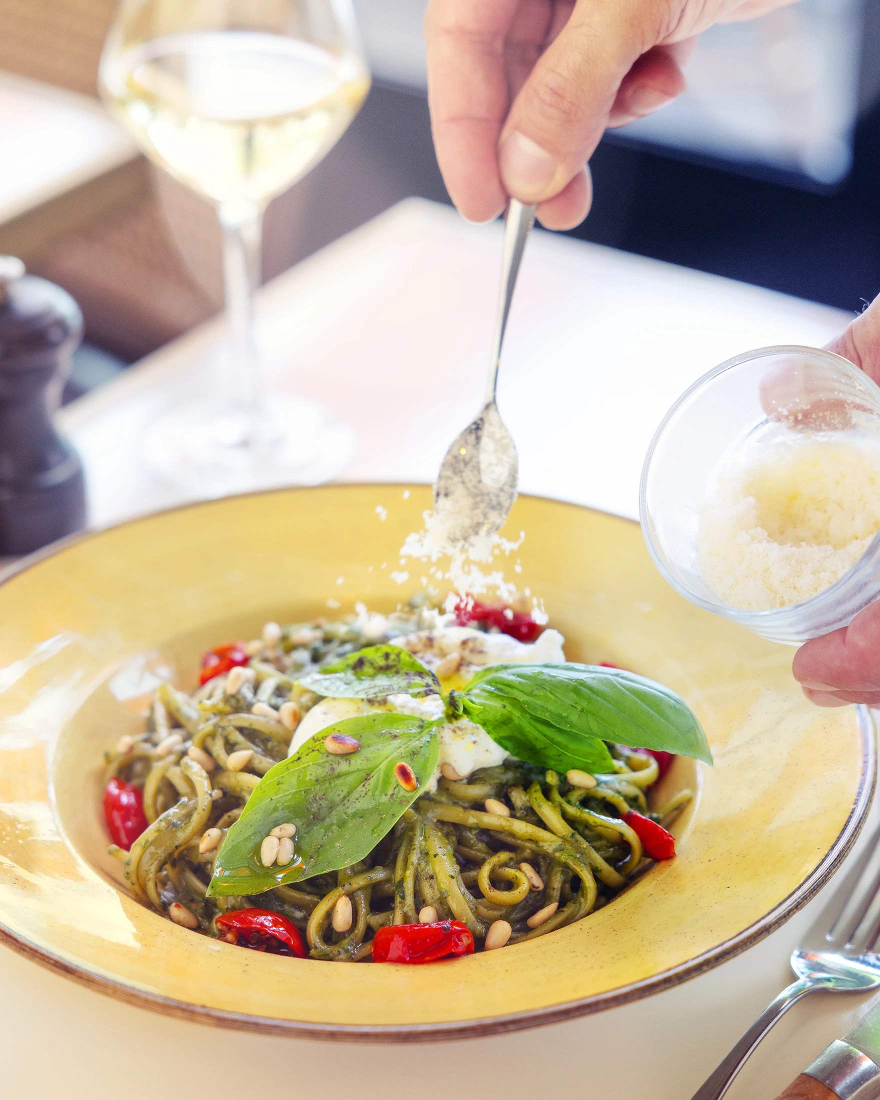 Shooting photo - préparation da pâtes au pesto à l'italienne chez l'Impasto par l'Agence Verveine